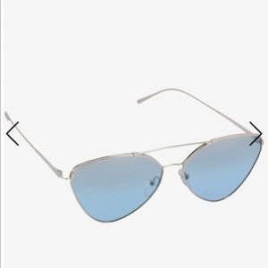 PRADA! Sunglasses women Prada 💙
